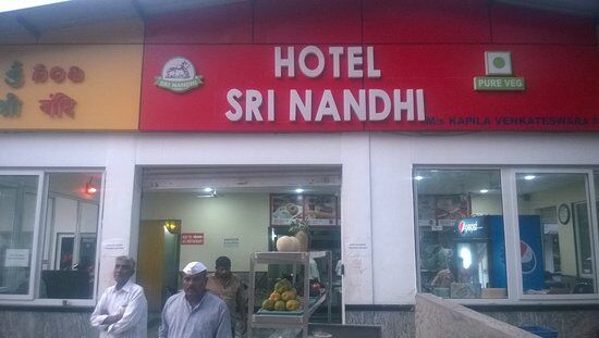Hotel Sri Nandhi Restaurant